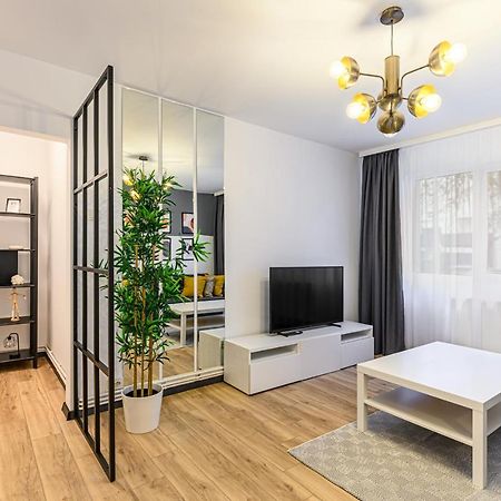 Travelers Hideout - Central Apartment Braşov Buitenkant foto