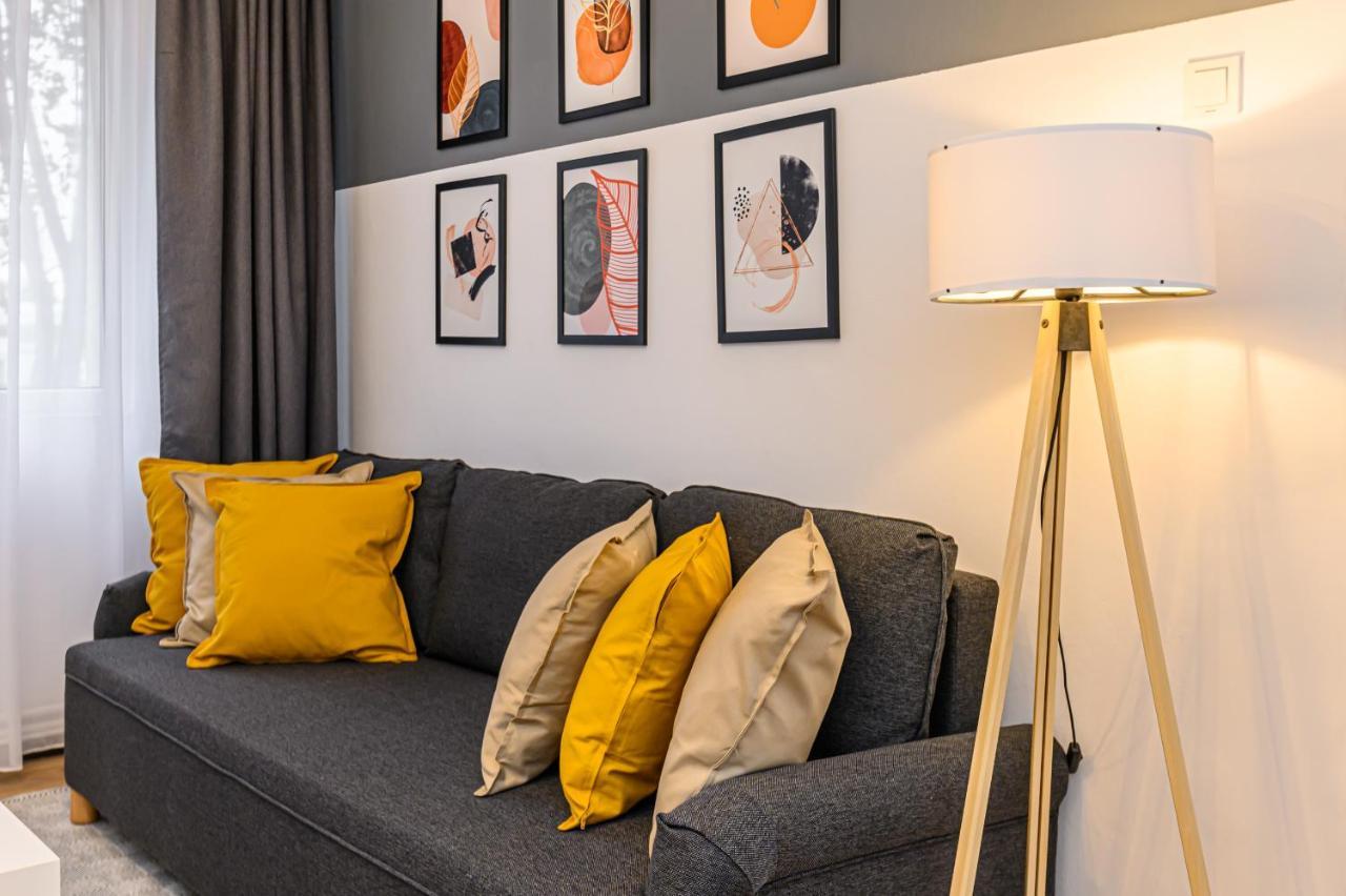 Travelers Hideout - Central Apartment Braşov Buitenkant foto