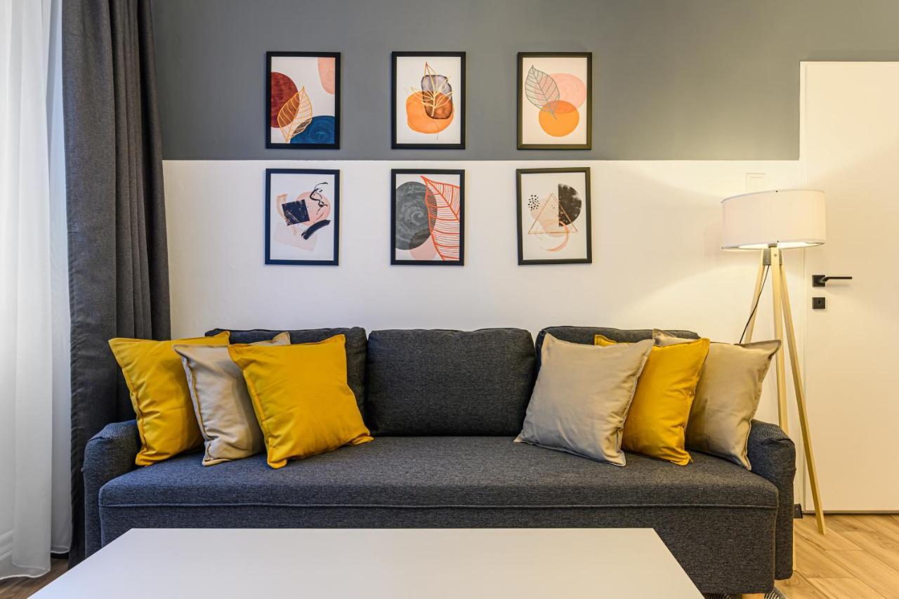 Travelers Hideout - Central Apartment Braşov Buitenkant foto