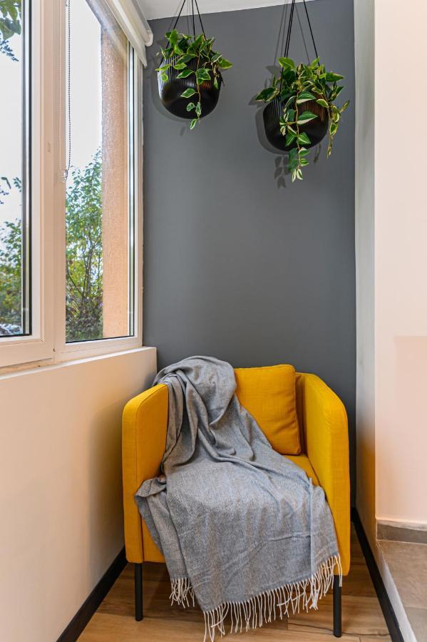 Travelers Hideout - Central Apartment Braşov Buitenkant foto