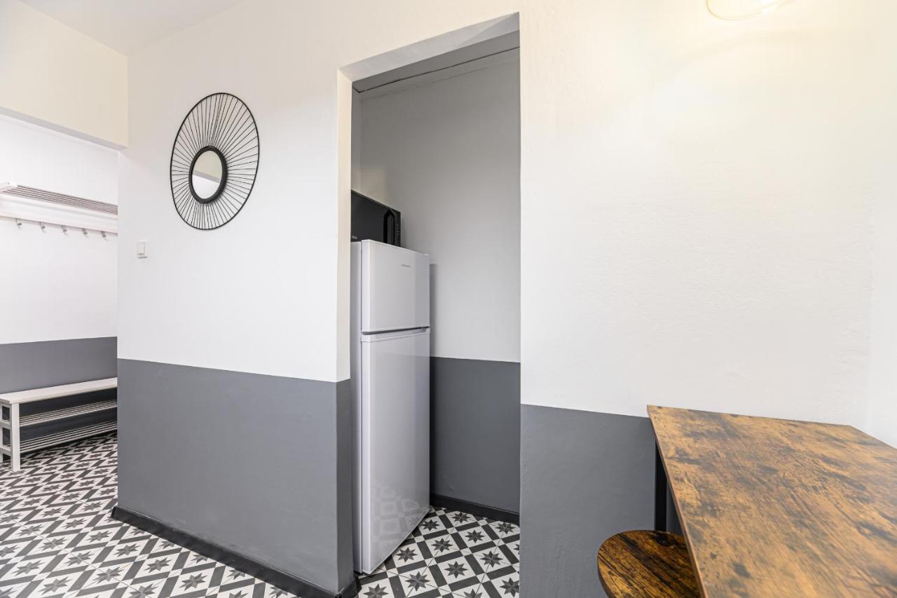 Travelers Hideout - Central Apartment Braşov Buitenkant foto