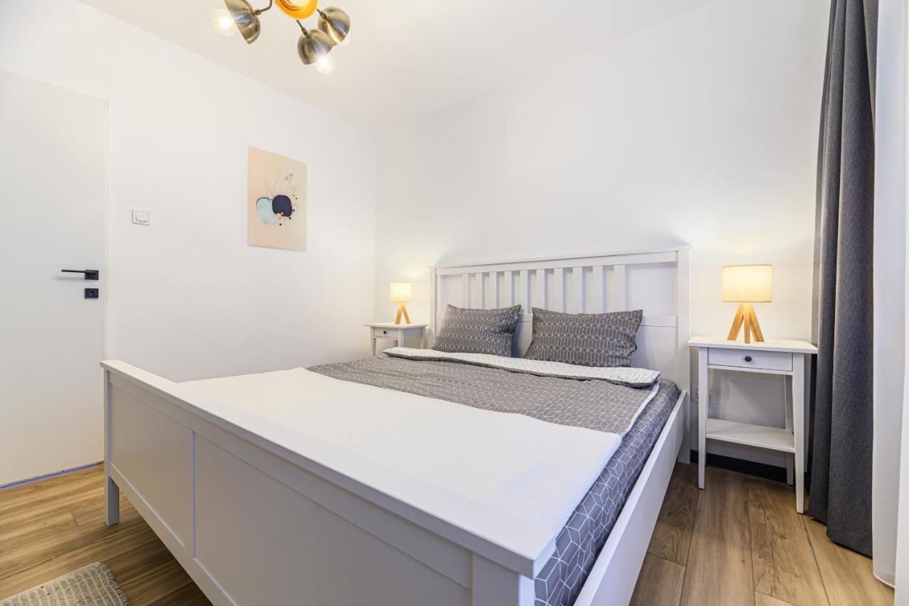 Travelers Hideout - Central Apartment Braşov Buitenkant foto