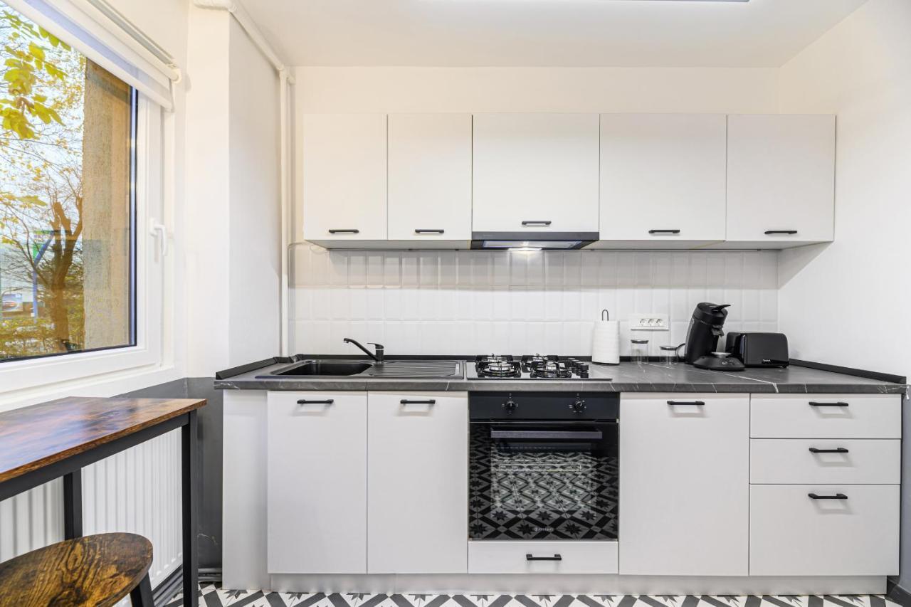 Travelers Hideout - Central Apartment Braşov Buitenkant foto